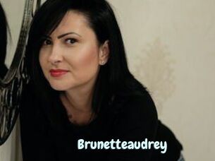 Brunetteaudrey