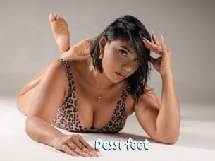Dessi_feet