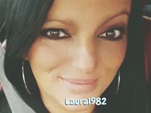 Laura1982