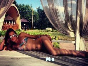 Mia