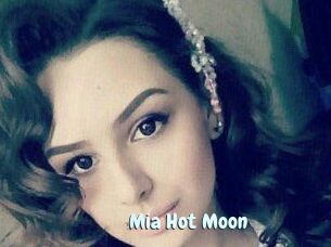 Mia_Hot_Moon