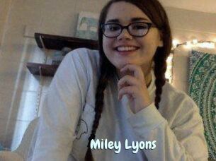 Miley_Lyons
