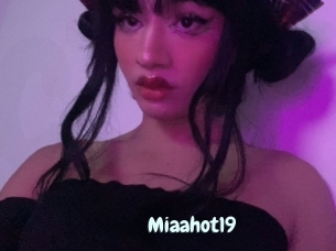 Miaahot19