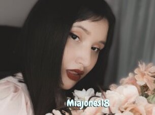 Miajones18