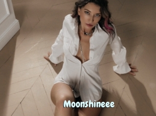 Moonshineee