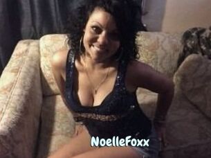 Noelle_Foxx