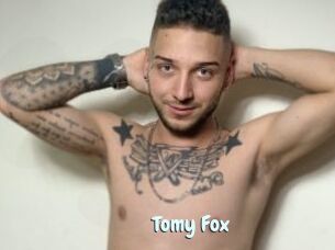 Tomy_Fox